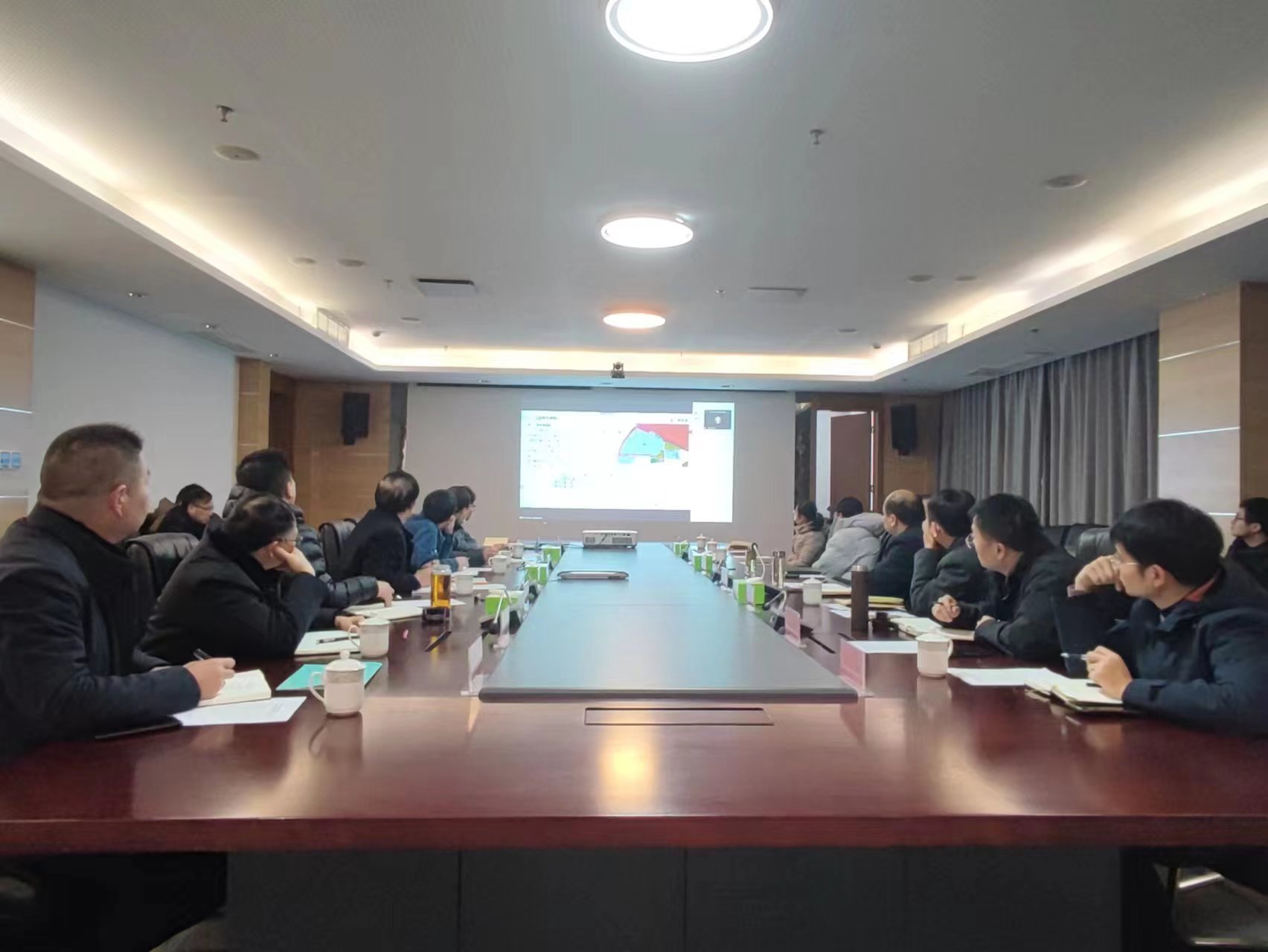 集團召開黃海新區(qū)濱海片區(qū)供熱管道、公共2.jpg